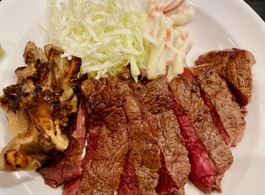 牛ランプ肉150gと六合舞茸のステーキ盛り合わせ定食